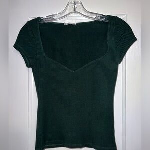 REFORMATION GREEN RIBBED SHORT SLEEVE SHIRT WITH SWEETHEART NECKLINE